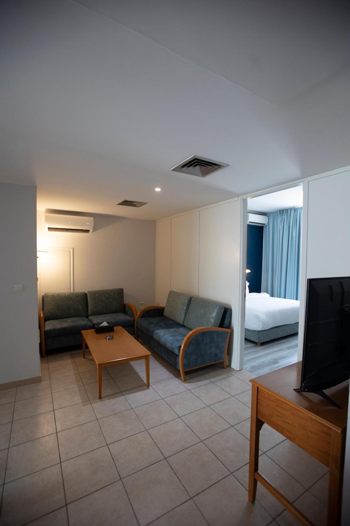 El Sheikh Suites Hotel Beirut Exterior photo